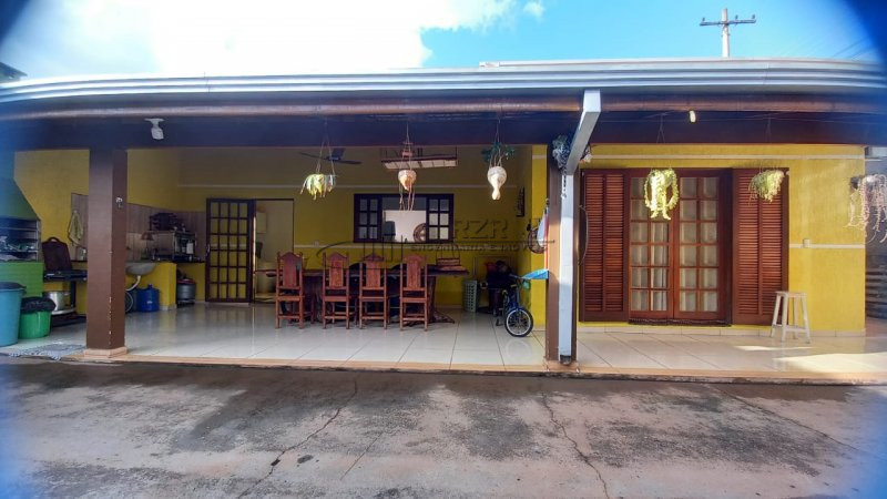 Casa à venda  no Parque do Mirante - Luís Antônio, SP. Imóveis